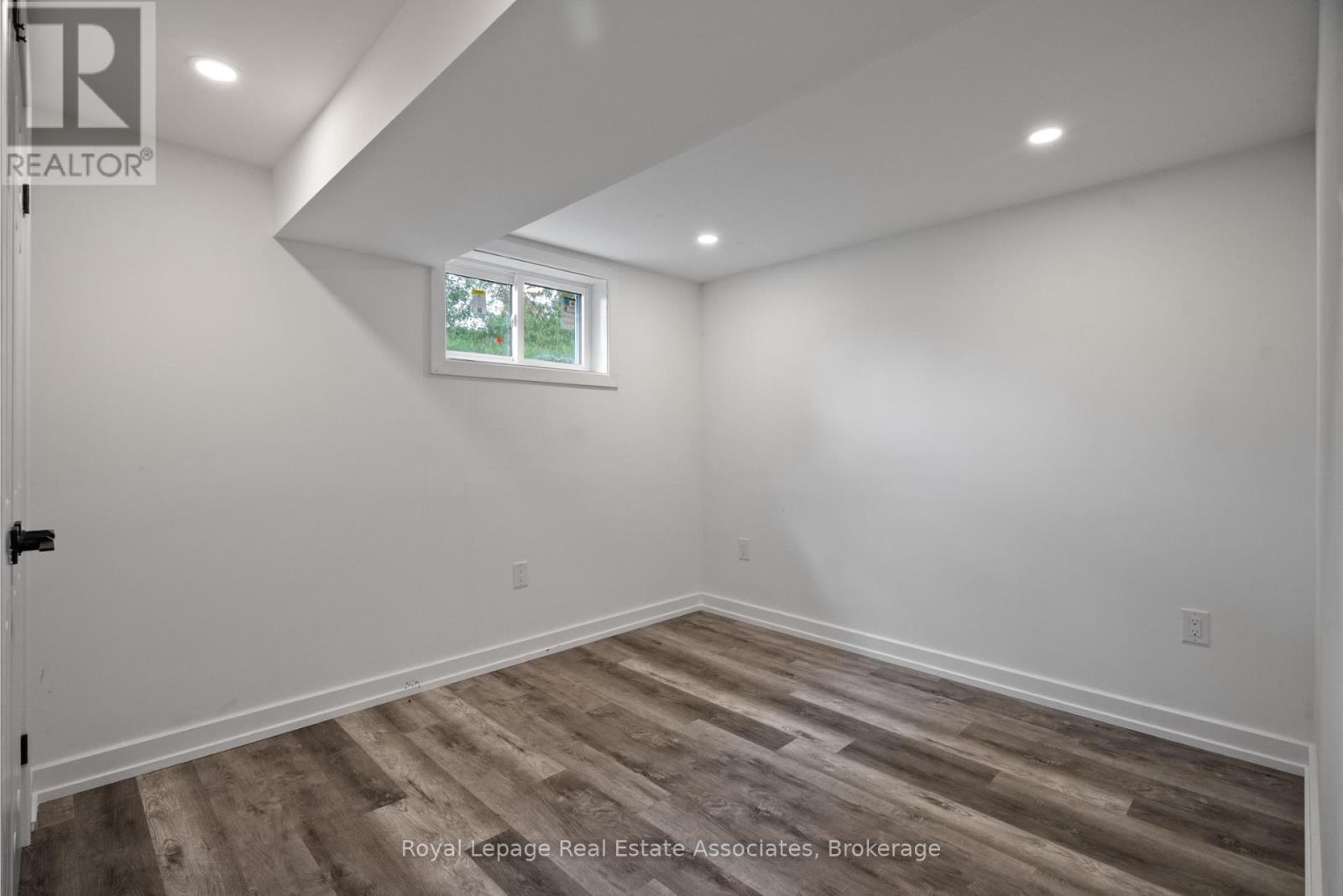 168 Tidey Avenue, Halton Hills, Ontario  L7J 1V6 - Photo 33 - W12428245