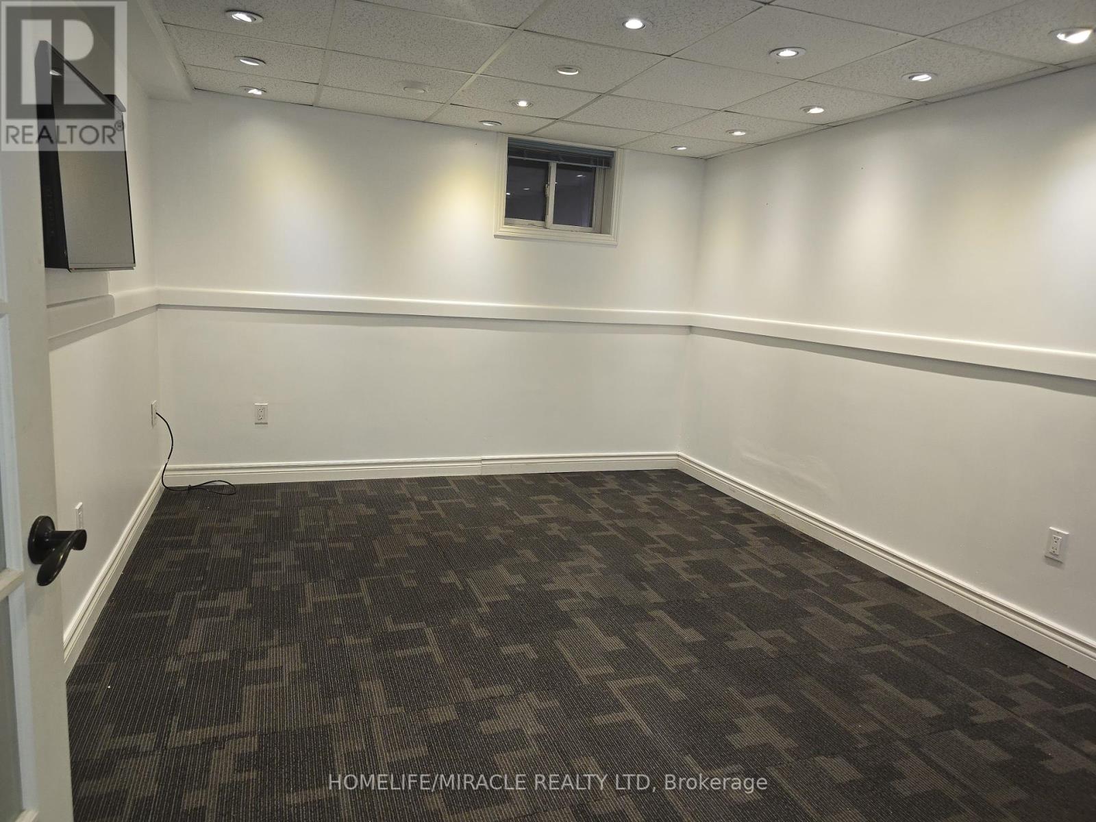 4632 Dunedin Crescent, Mississauga, Ontario  L5R 1M2 - Photo 3 - W12428265
