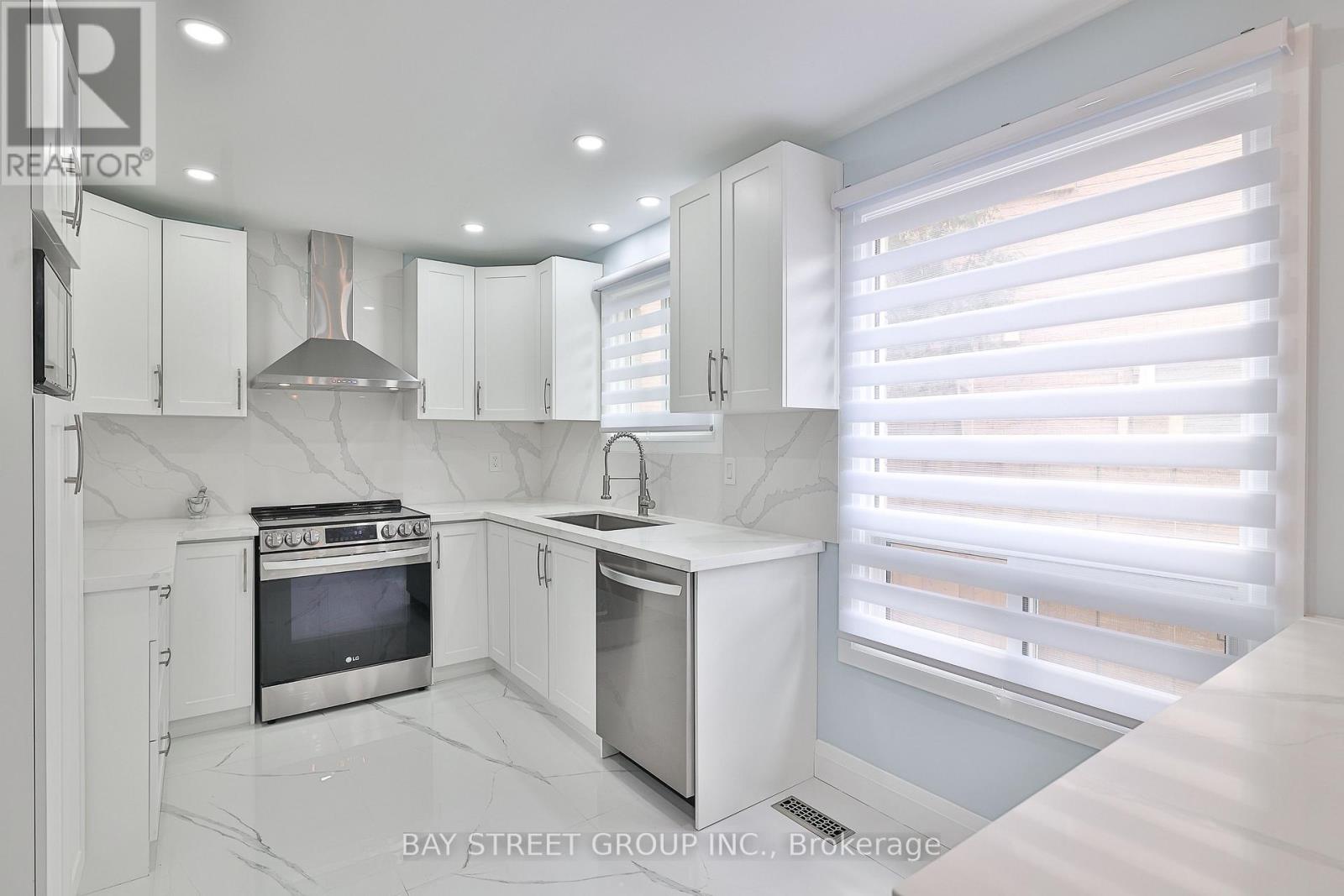 4277 Torino Crescent, Mississauga, Ontario  L4W 3T4 - Photo 11 - W12428268