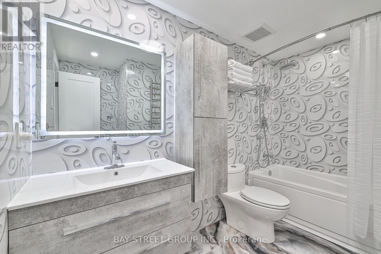 4277 Torino Crescent, Mississauga, Ontario  L4W 3T4 - Photo 29 - W12428268