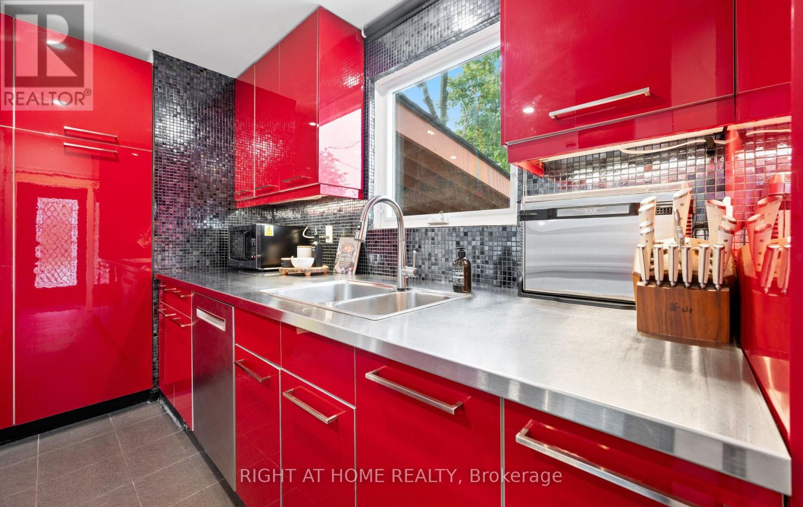 10 Lady York Avenue, Toronto, Ontario  M6B 2A9 - Photo 20 - W12428271