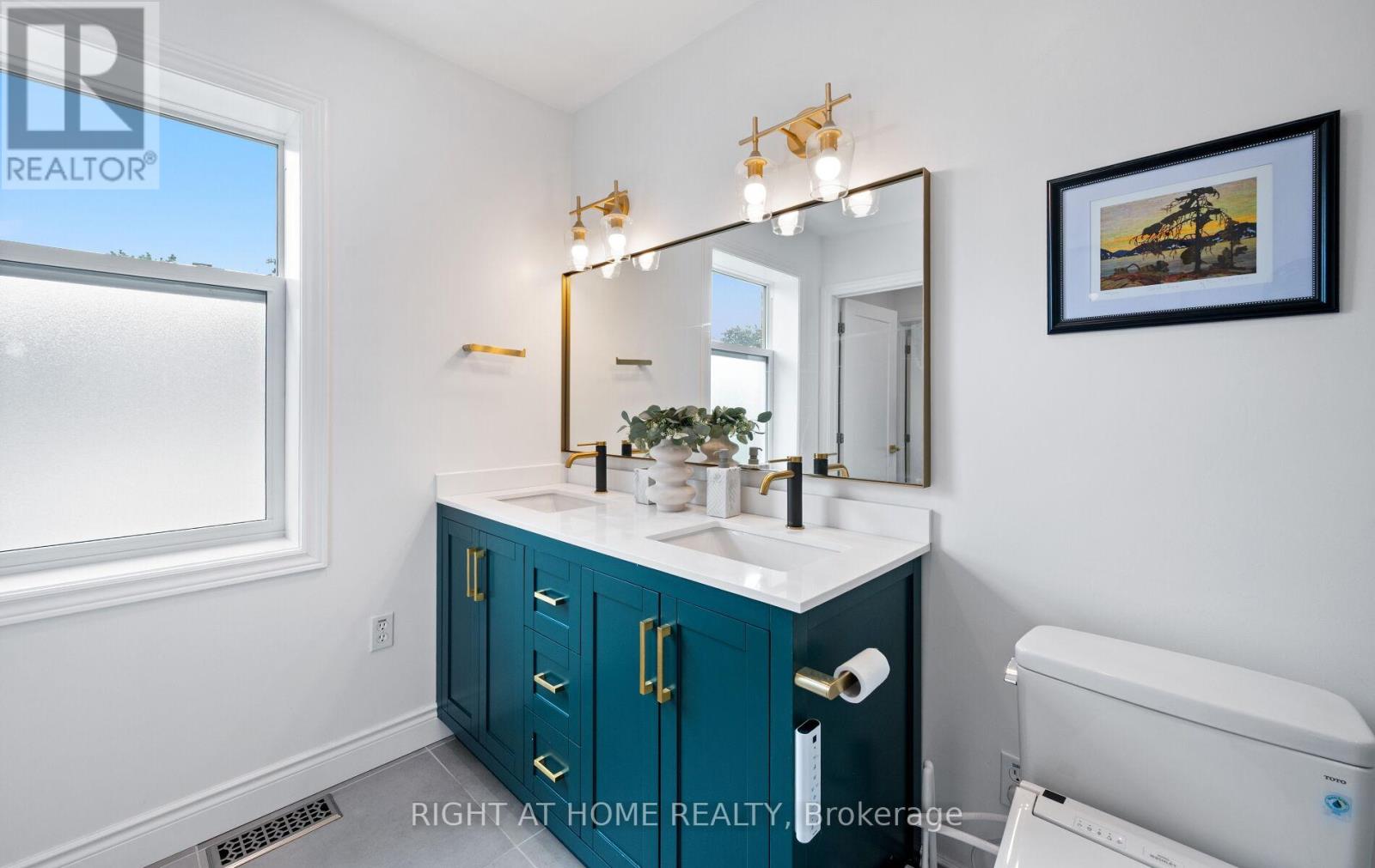 10 Lady York Avenue, Toronto, Ontario  M6B 2A9 - Photo 26 - W12428271
