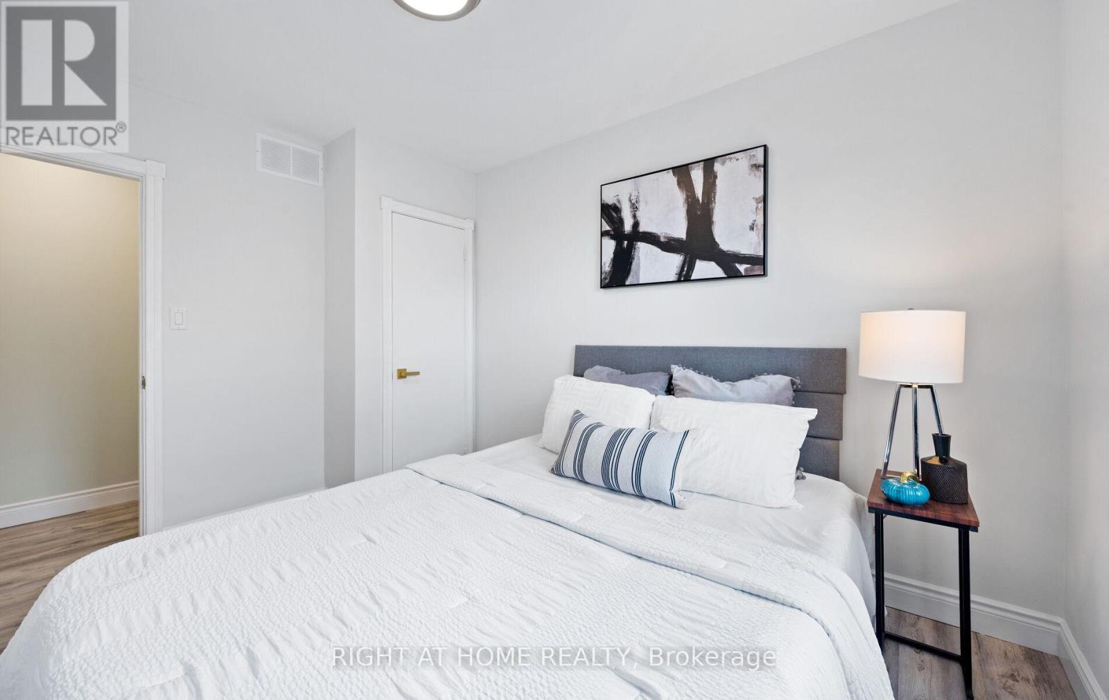 10 Lady York Avenue, Toronto, Ontario  M6B 2A9 - Photo 29 - W12428271