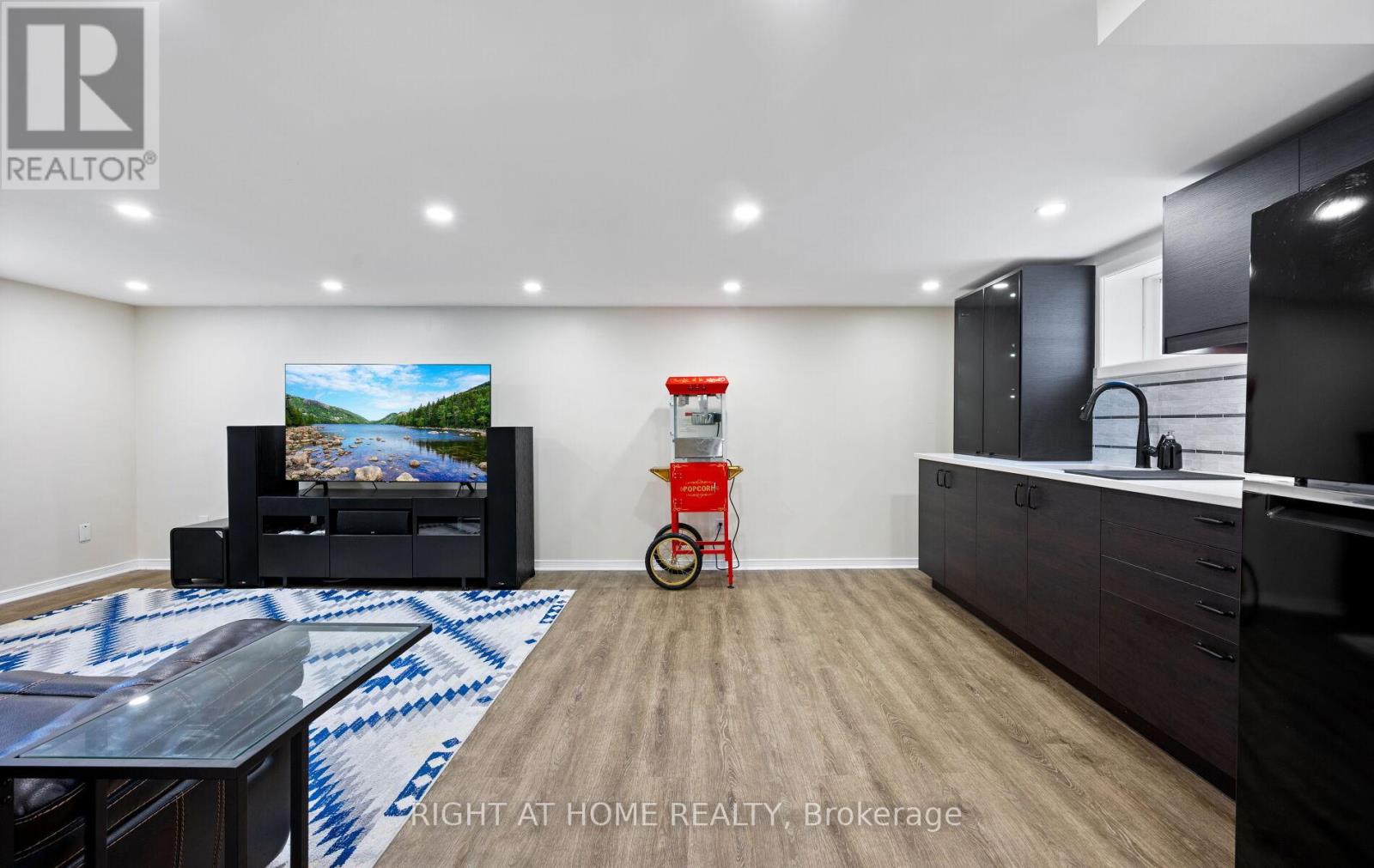 10 Lady York Avenue, Toronto, Ontario  M6B 2A9 - Photo 35 - W12428271