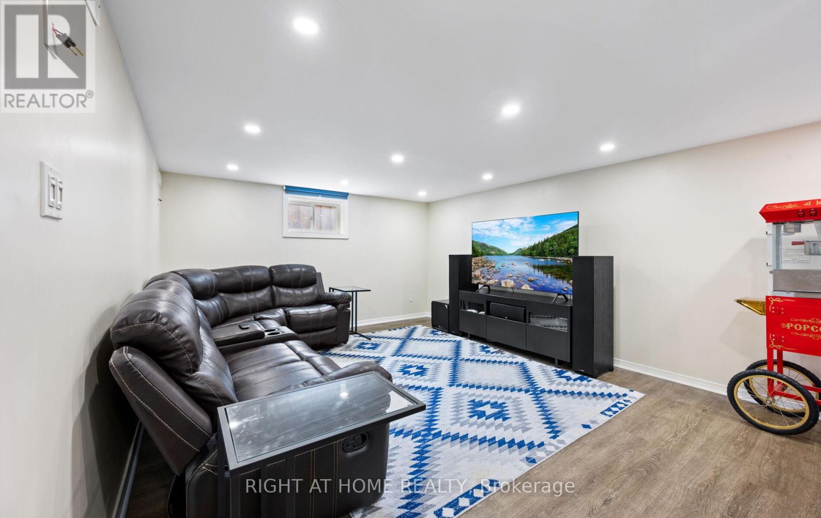 10 Lady York Avenue, Toronto, Ontario  M6B 2A9 - Photo 36 - W12428271