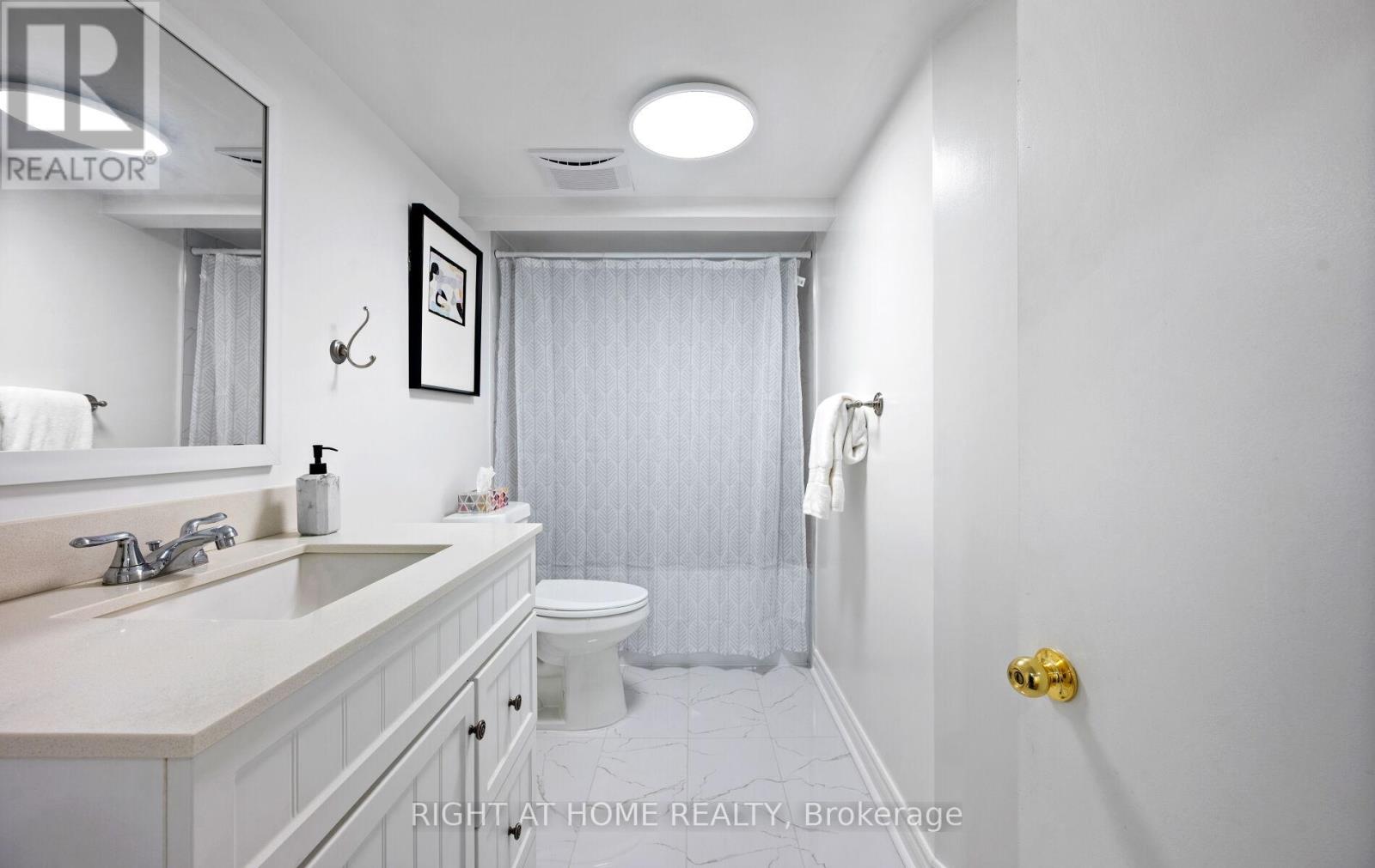 10 Lady York Avenue, Toronto, Ontario  M6B 2A9 - Photo 43 - W12428271