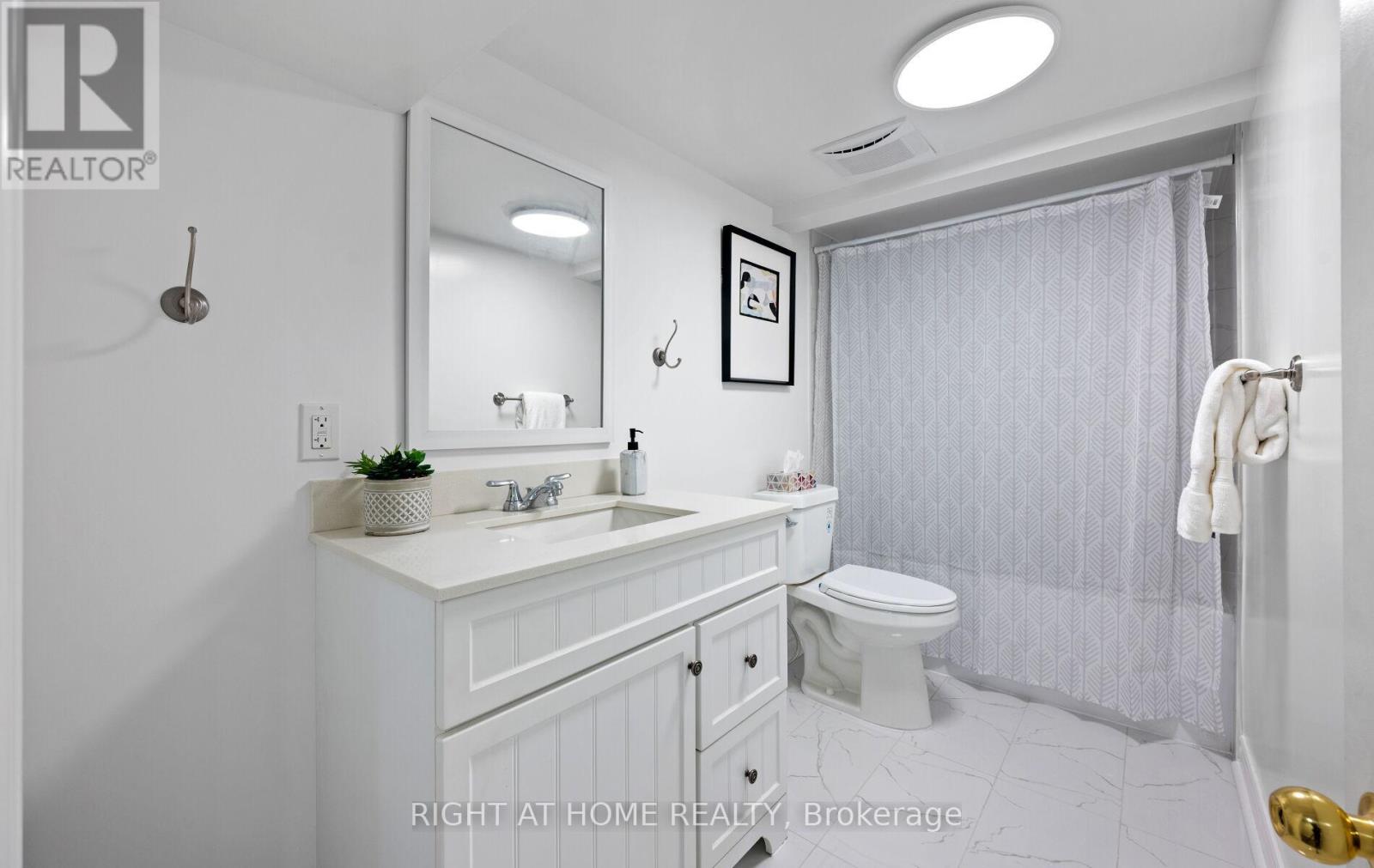 10 Lady York Avenue, Toronto, Ontario  M6B 2A9 - Photo 44 - W12428271