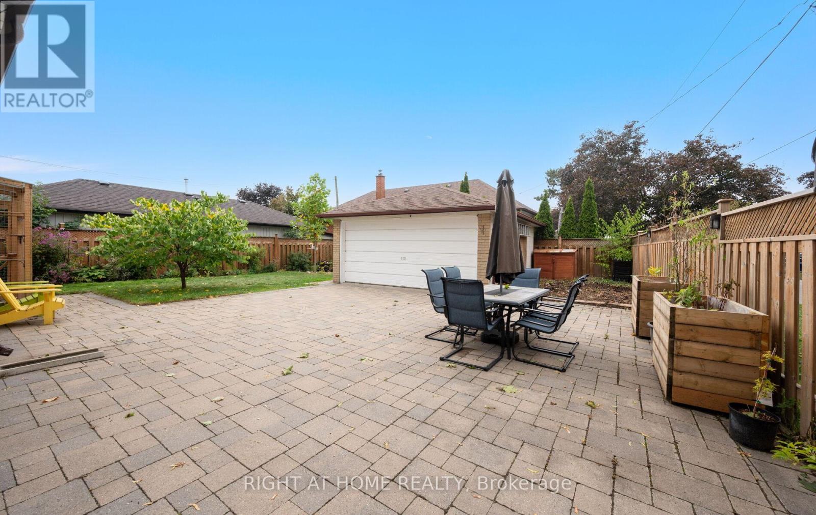 10 Lady York Avenue, Toronto, Ontario  M6B 2A9 - Photo 45 - W12428271
