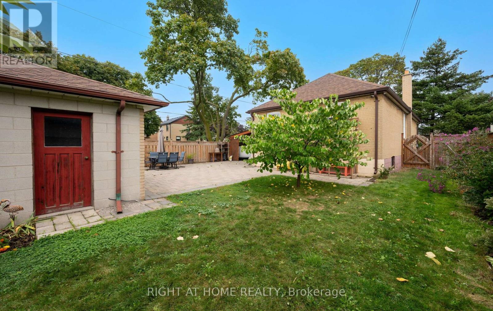 10 Lady York Avenue, Toronto, Ontario  M6B 2A9 - Photo 48 - W12428271