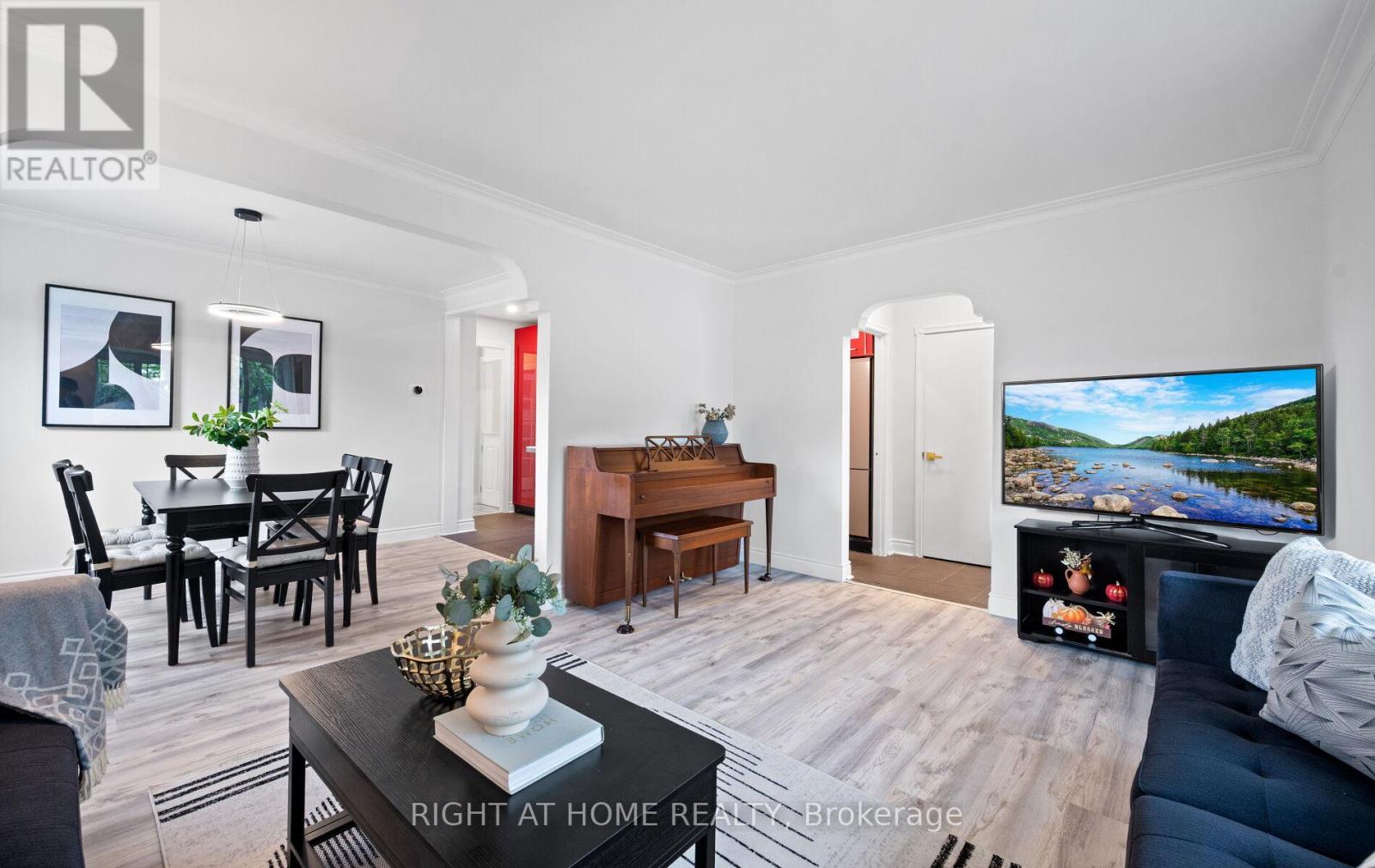 10 Lady York Avenue, Toronto, Ontario  M6B 2A9 - Photo 9 - W12428271