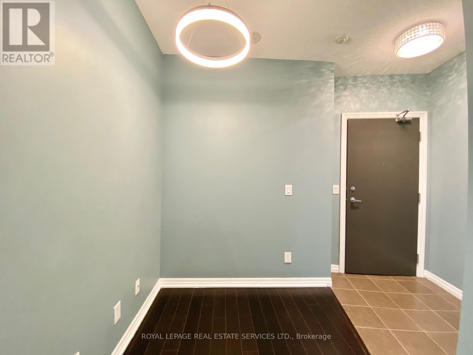 2706 - 223 Webb Drive, Mississauga, Ontario  L5B 0E8 - Photo 3 - W12428278