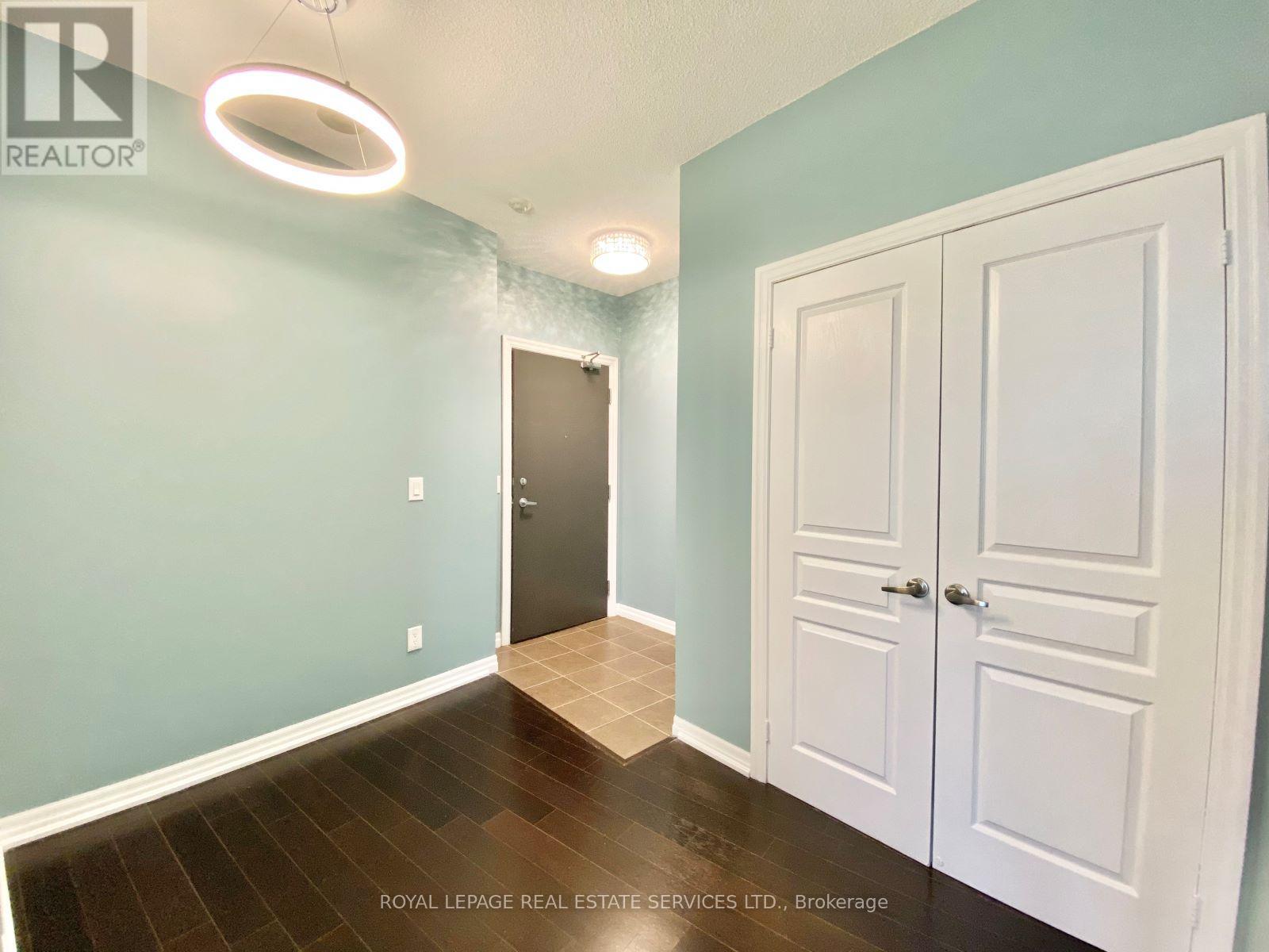 2706 - 223 Webb Drive, Mississauga, Ontario  L5B 0E8 - Photo 4 - W12428278