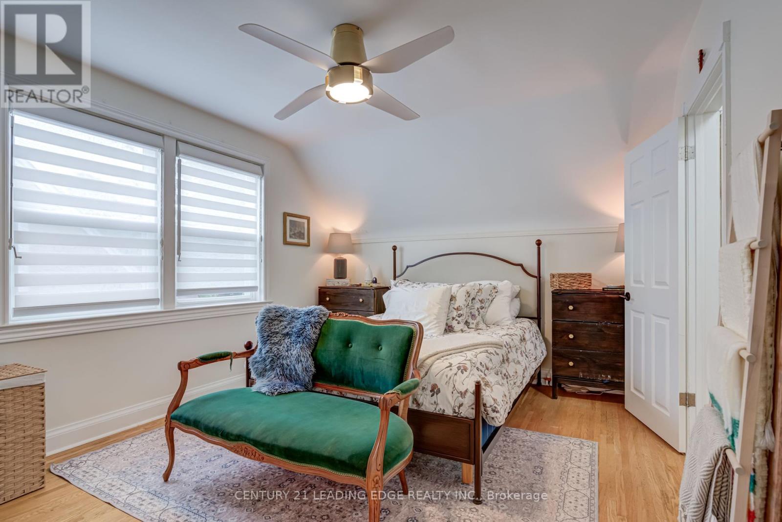 52 Green Lanes, Toronto, Ontario  M8Z 4V7 - Photo 10 - W12428286