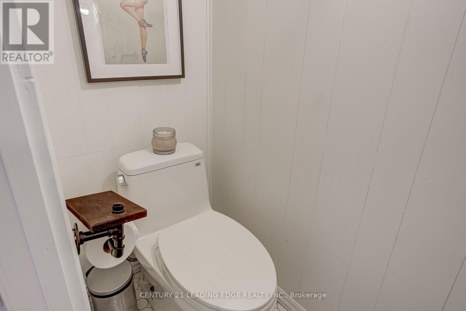 52 Green Lanes, Toronto, Ontario  M8Z 4V7 - Photo 18 - W12428286