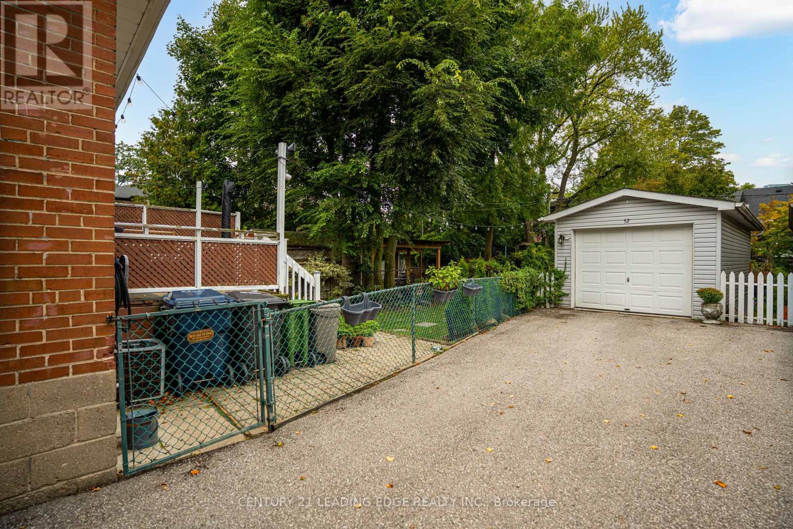 52 Green Lanes, Toronto, Ontario  M8Z 4V7 - Photo 24 - W12428286