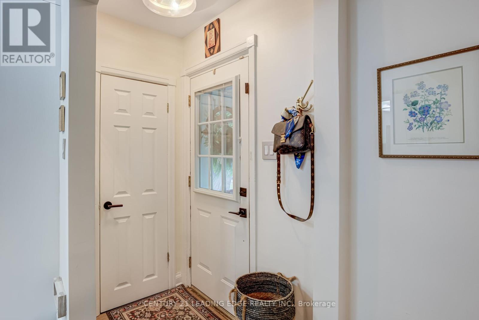 52 Green Lanes, Toronto, Ontario  M8Z 4V7 - Photo 3 - W12428286