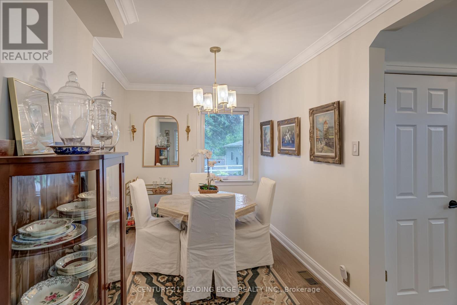 52 Green Lanes, Toronto, Ontario  M8Z 4V7 - Photo 8 - W12428286