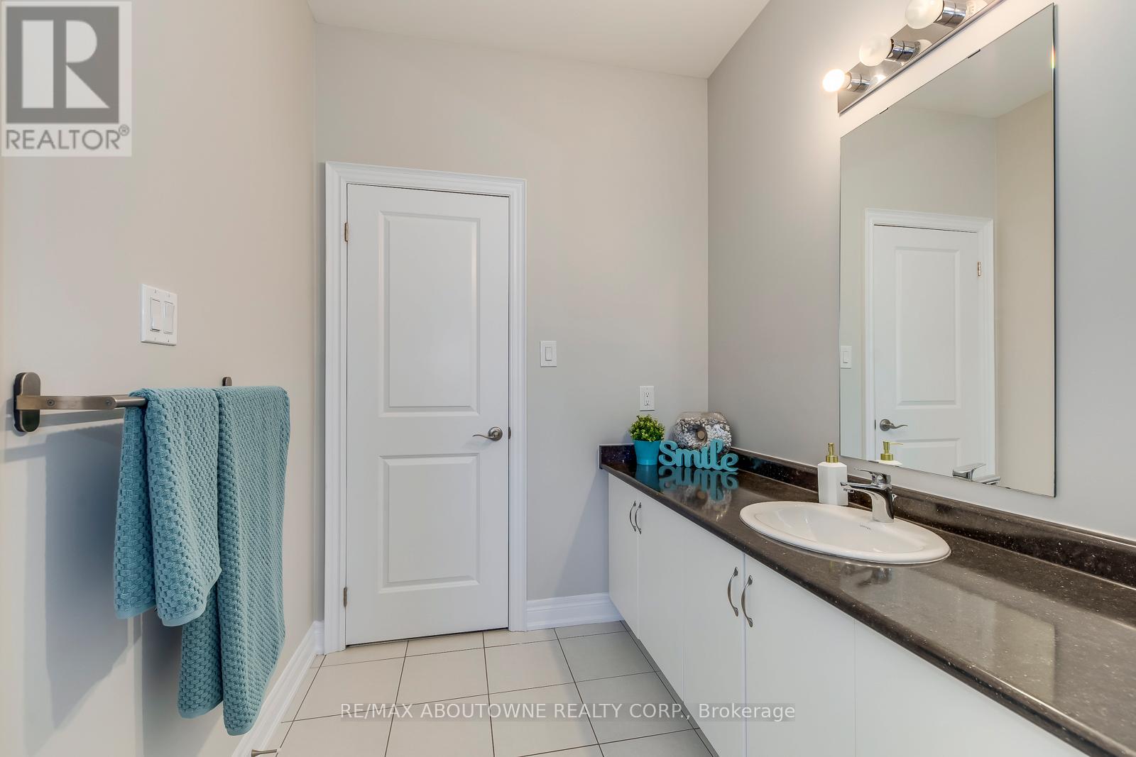 19 Raindrop Terrace, Brampton, Ontario  L6X 5P2 - Photo 31 - W12428289