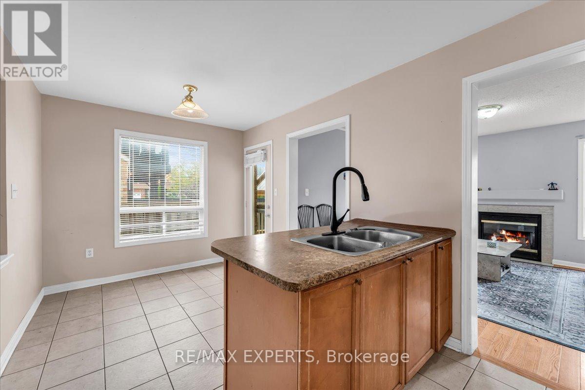 43 Jingle Crescent, Brampton, Ontario  L6S 0A8 - Photo 11 - W12428306