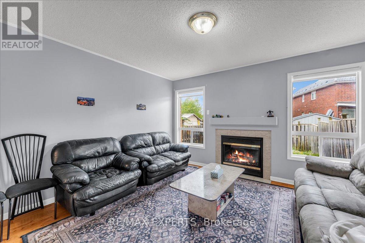 43 Jingle Crescent, Brampton, Ontario  L6S 0A8 - Photo 13 - W12428306