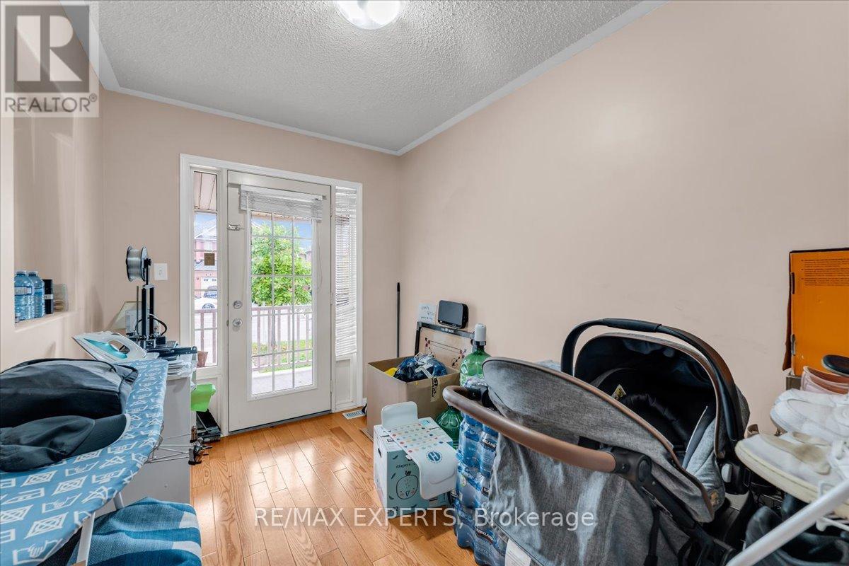 43 Jingle Crescent, Brampton, Ontario  L6S 0A8 - Photo 15 - W12428306