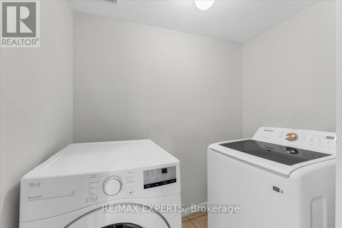 43 Jingle Crescent, Brampton, Ontario  L6S 0A8 - Photo 16 - W12428306