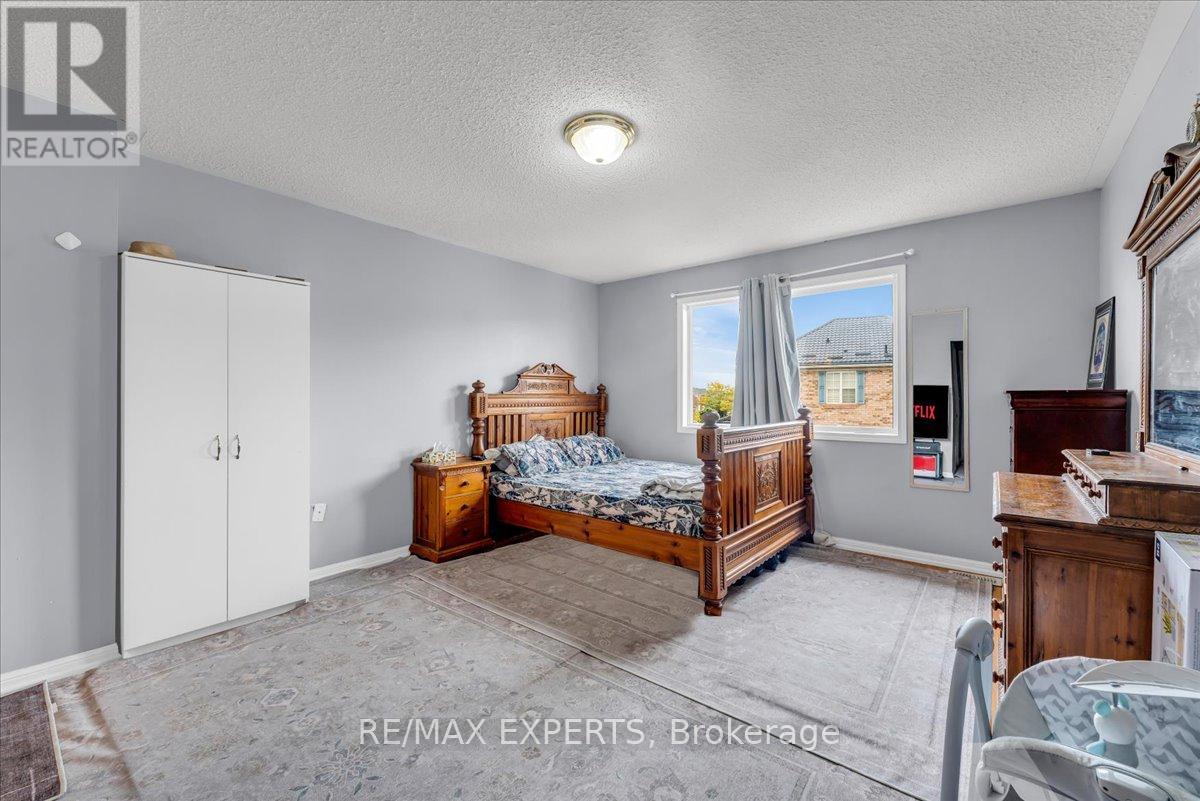 43 Jingle Crescent, Brampton, Ontario  L6S 0A8 - Photo 20 - W12428306