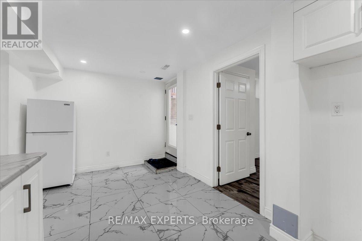 43 Jingle Crescent, Brampton, Ontario  L6S 0A8 - Photo 35 - W12428306