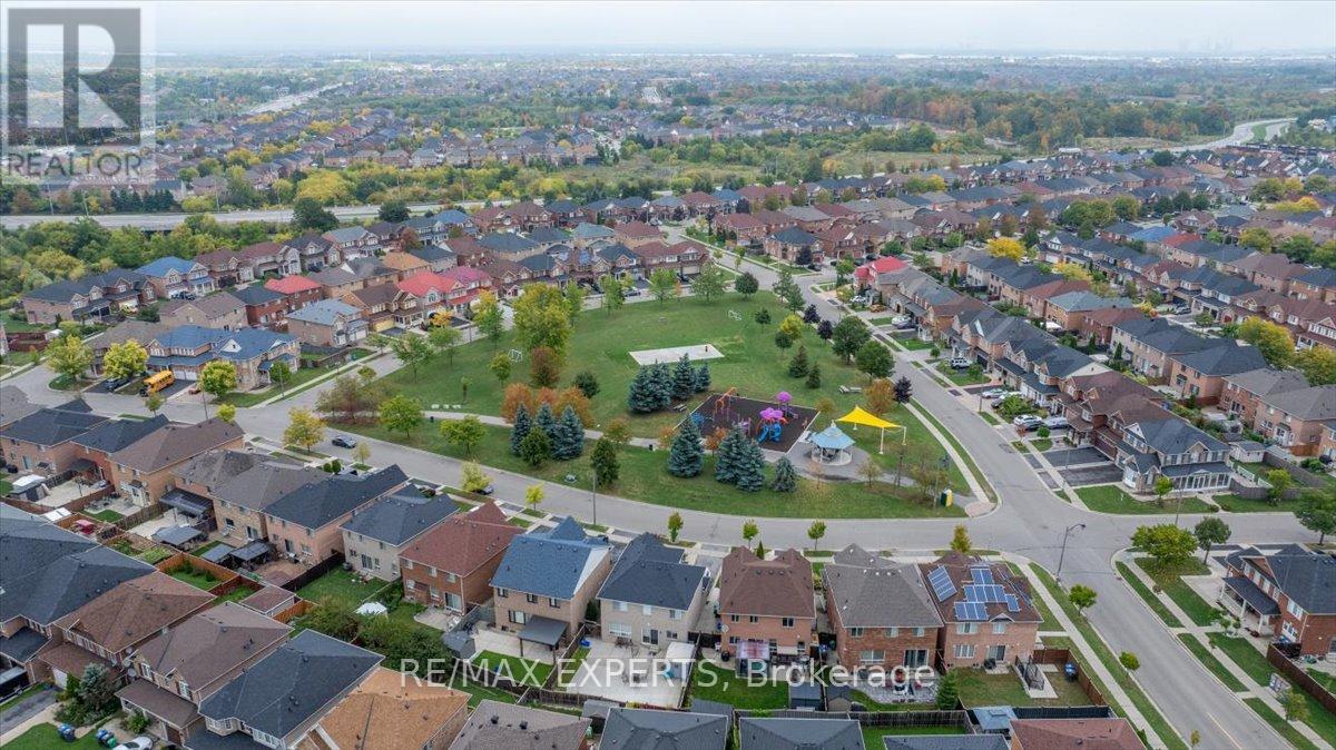 43 Jingle Crescent, Brampton, Ontario  L6S 0A8 - Photo 44 - W12428306