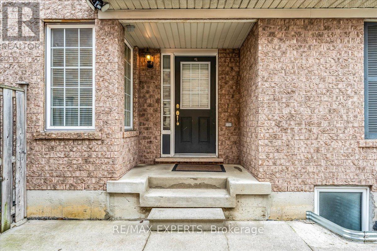 43 Jingle Crescent, Brampton, Ontario  L6S 0A8 - Photo 5 - W12428306