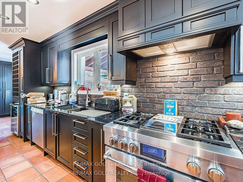 110 Palmer Circle, Caledon, Ontario  L7E 0A5 - Photo 14 - W12428316