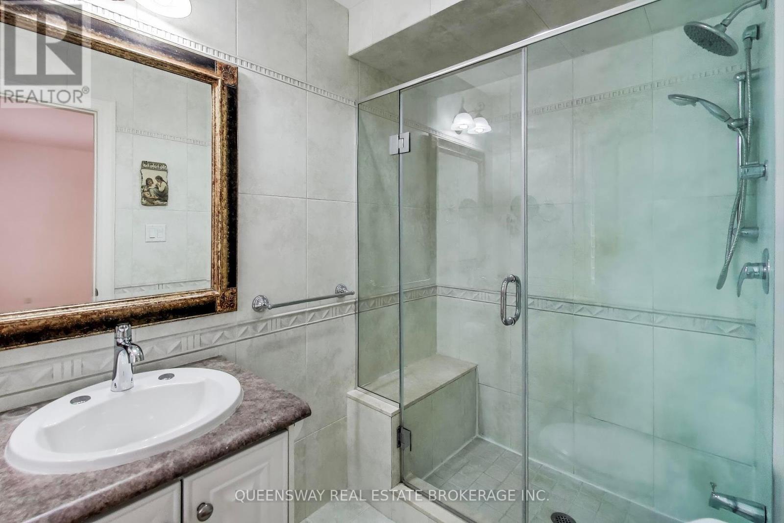 1371 Chriseden Drive, Mississauga, Ontario  L5H 1V1 - Photo 26 - W12428325