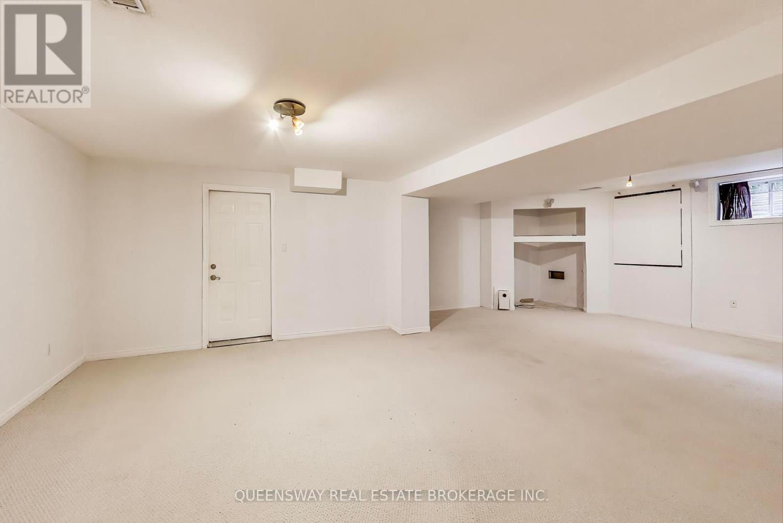 1371 Chriseden Drive, Mississauga, Ontario  L5H 1V1 - Photo 35 - W12428325