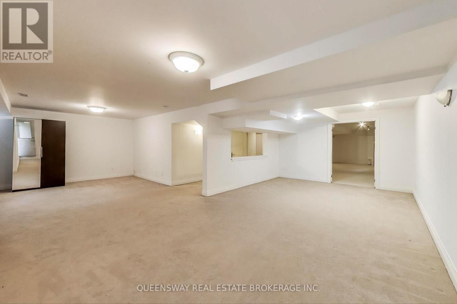 1371 Chriseden Drive, Mississauga, Ontario  L5H 1V1 - Photo 36 - W12428325