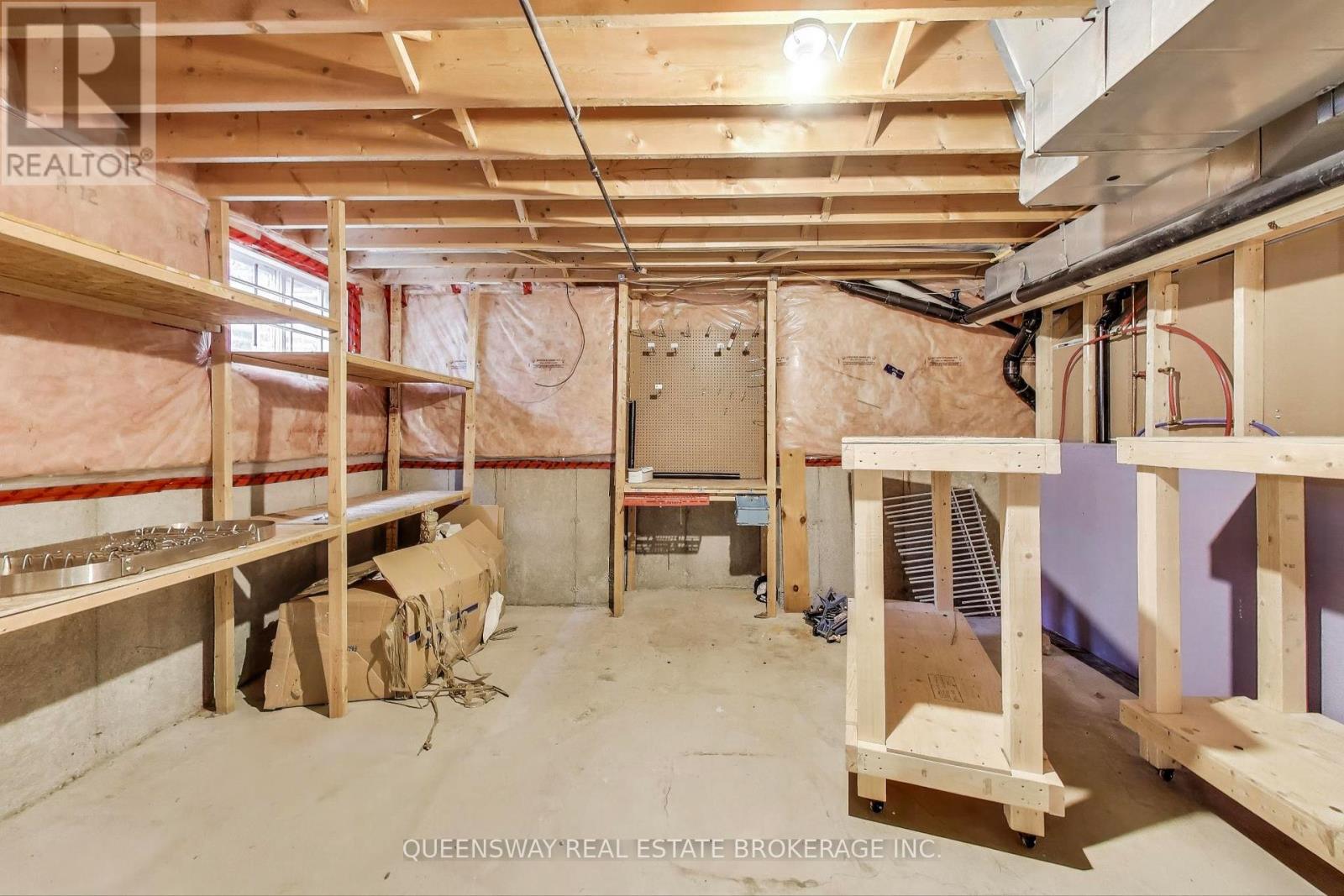 1371 Chriseden Drive, Mississauga, Ontario  L5H 1V1 - Photo 39 - W12428325