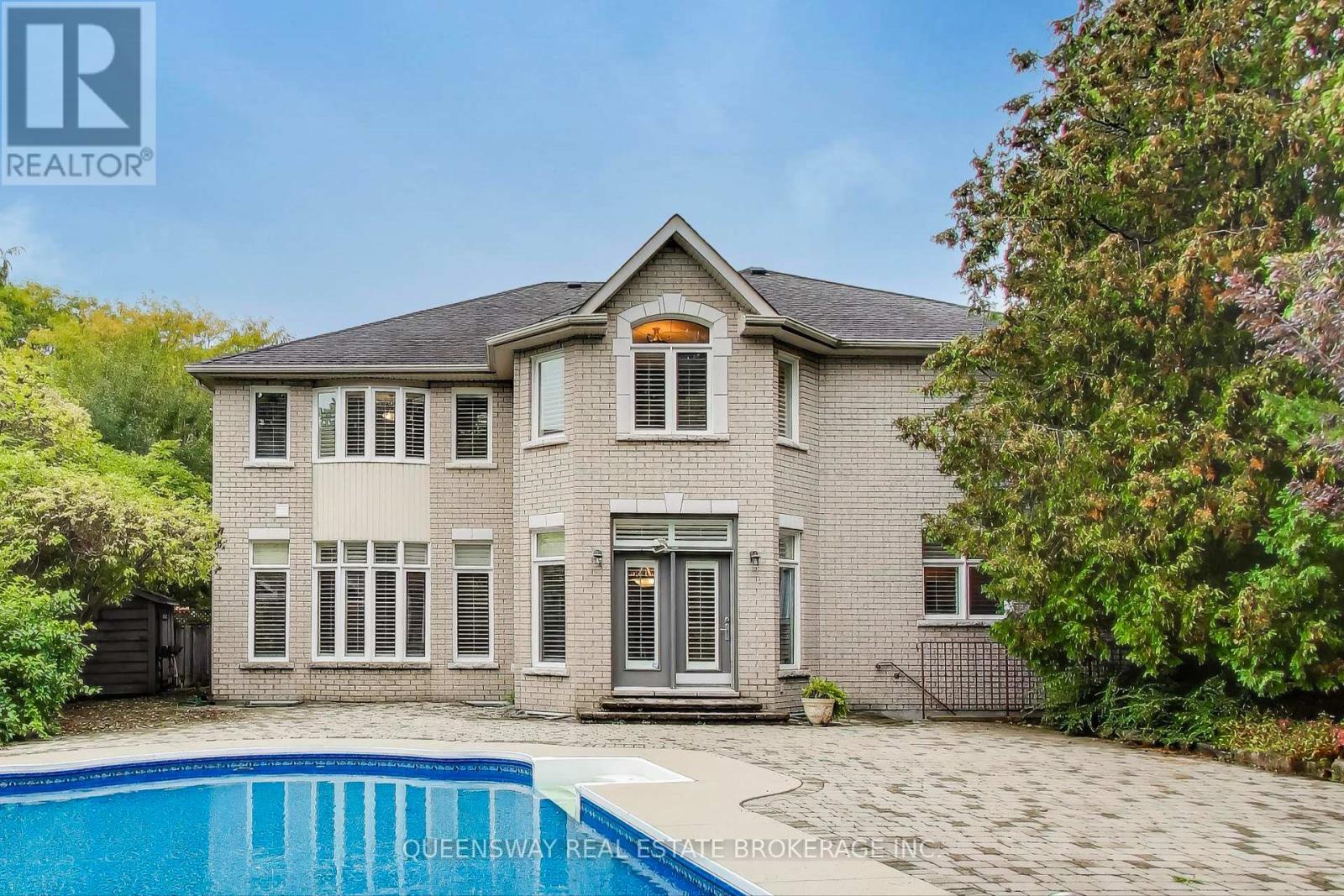 1371 Chriseden Drive, Mississauga, Ontario  L5H 1V1 - Photo 40 - W12428325