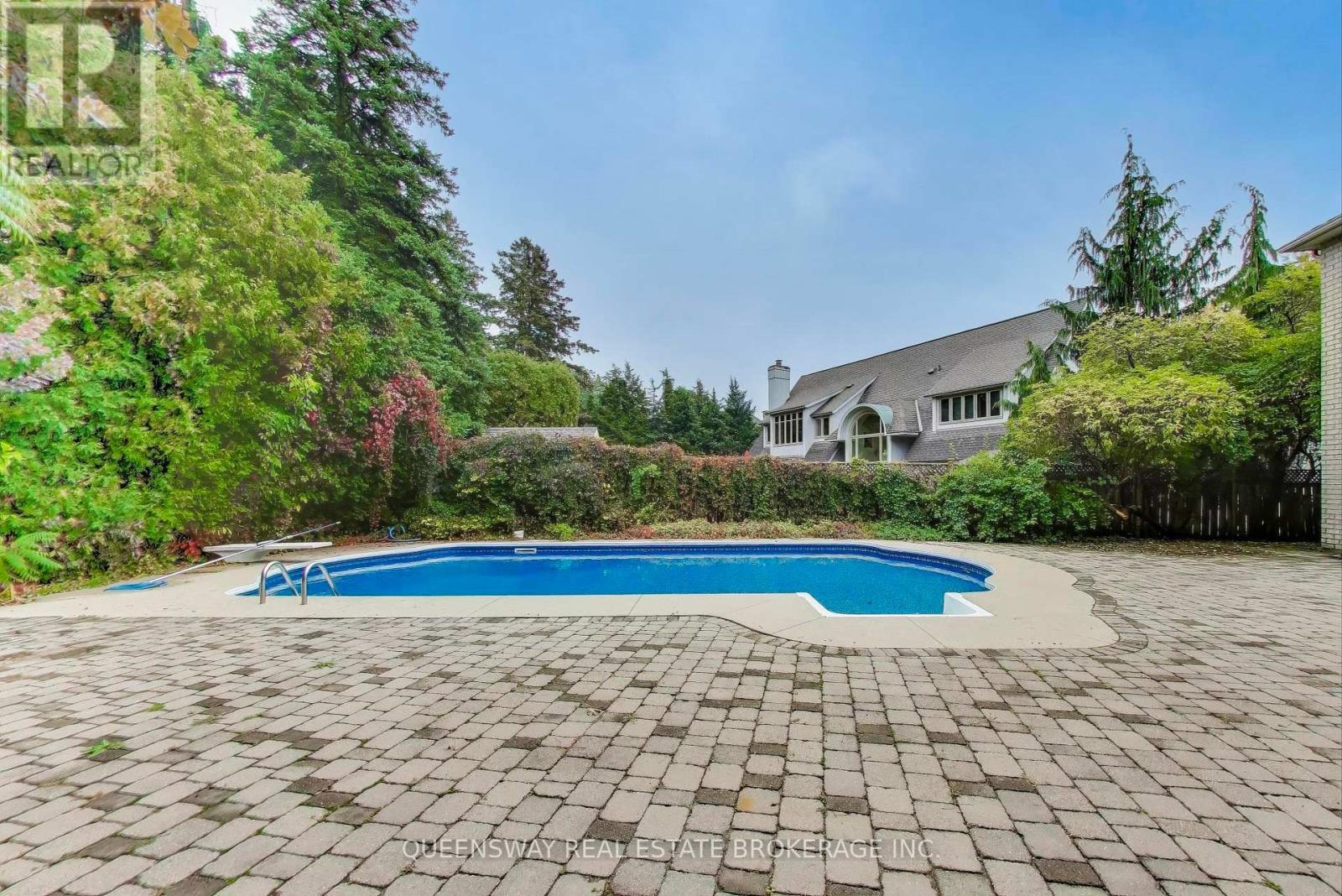 1371 Chriseden Drive, Mississauga, Ontario  L5H 1V1 - Photo 42 - W12428325