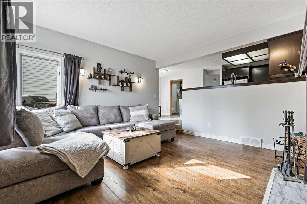 32 Millrise Crescent Sw, Calgary, Alberta  T2Y 2H6 - Photo 11 - A2256504