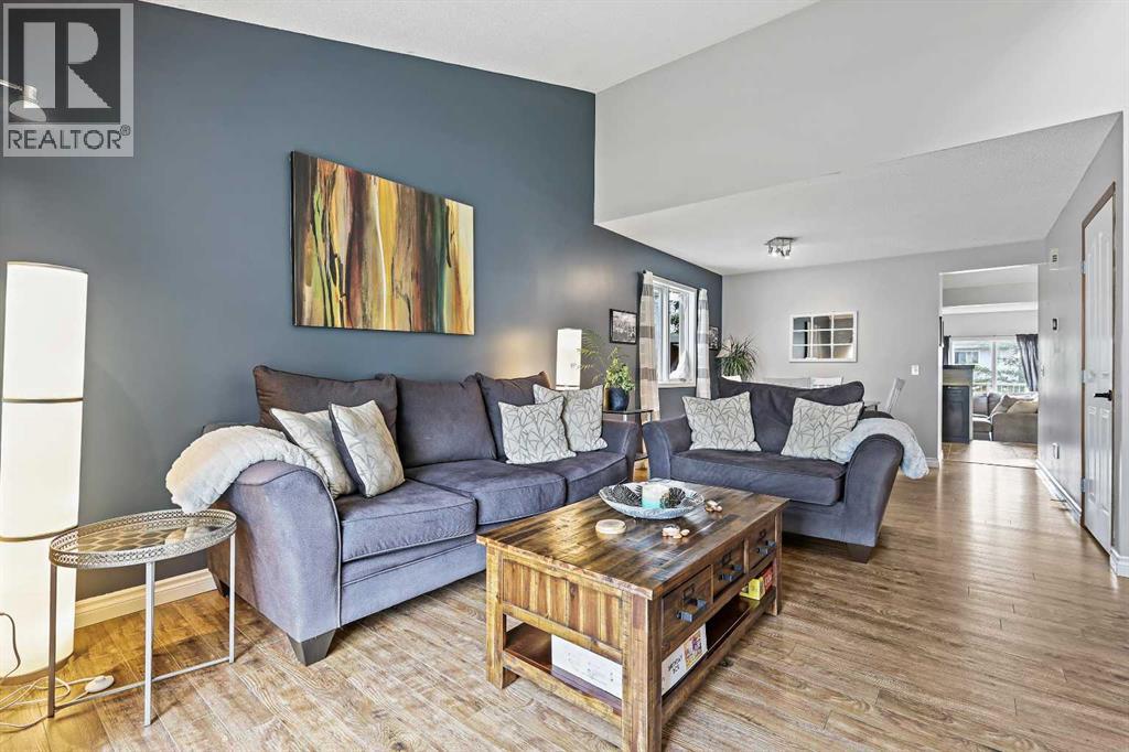 32 Millrise Crescent Sw, Calgary, Alberta  T2Y 2H6 - Photo 5 - A2256504