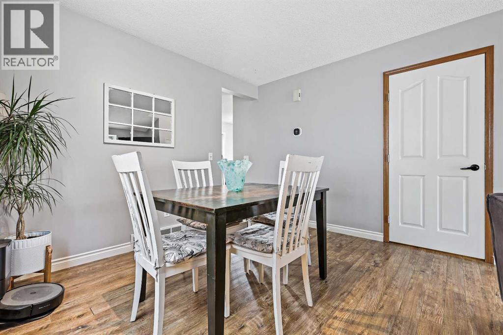 32 Millrise Crescent Sw, Calgary, Alberta  T2Y 2H6 - Photo 8 - A2256504