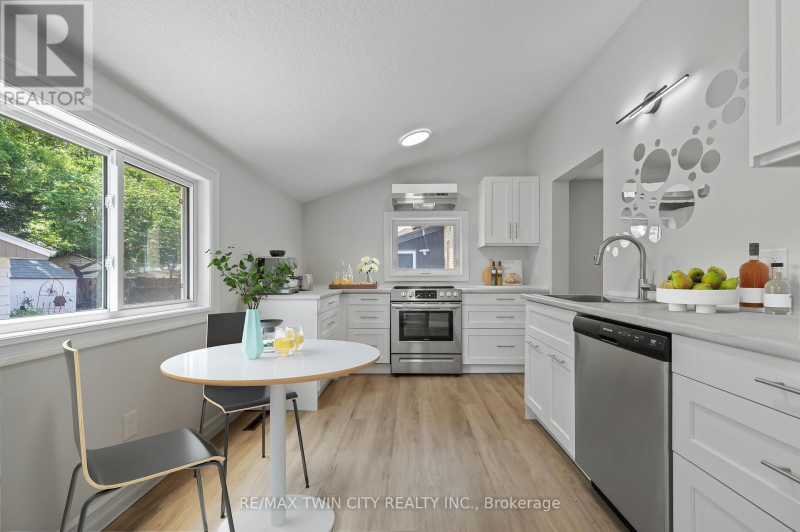 41 Chestnut Street, St. Thomas, Ontario  N5R 2A8 - Photo 13 - X12428167