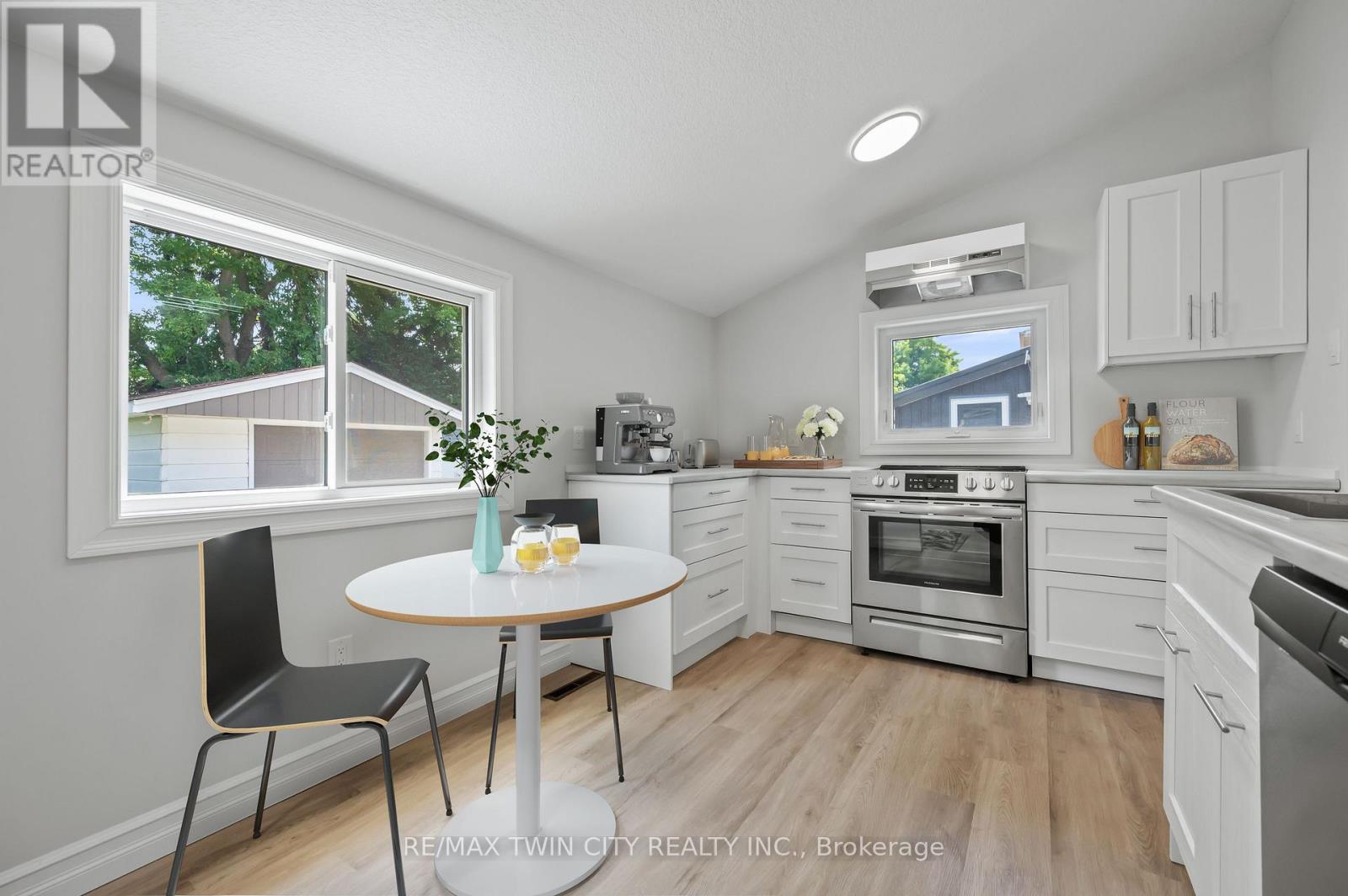 41 Chestnut Street, St. Thomas, Ontario  N5R 2A8 - Photo 15 - X12428167