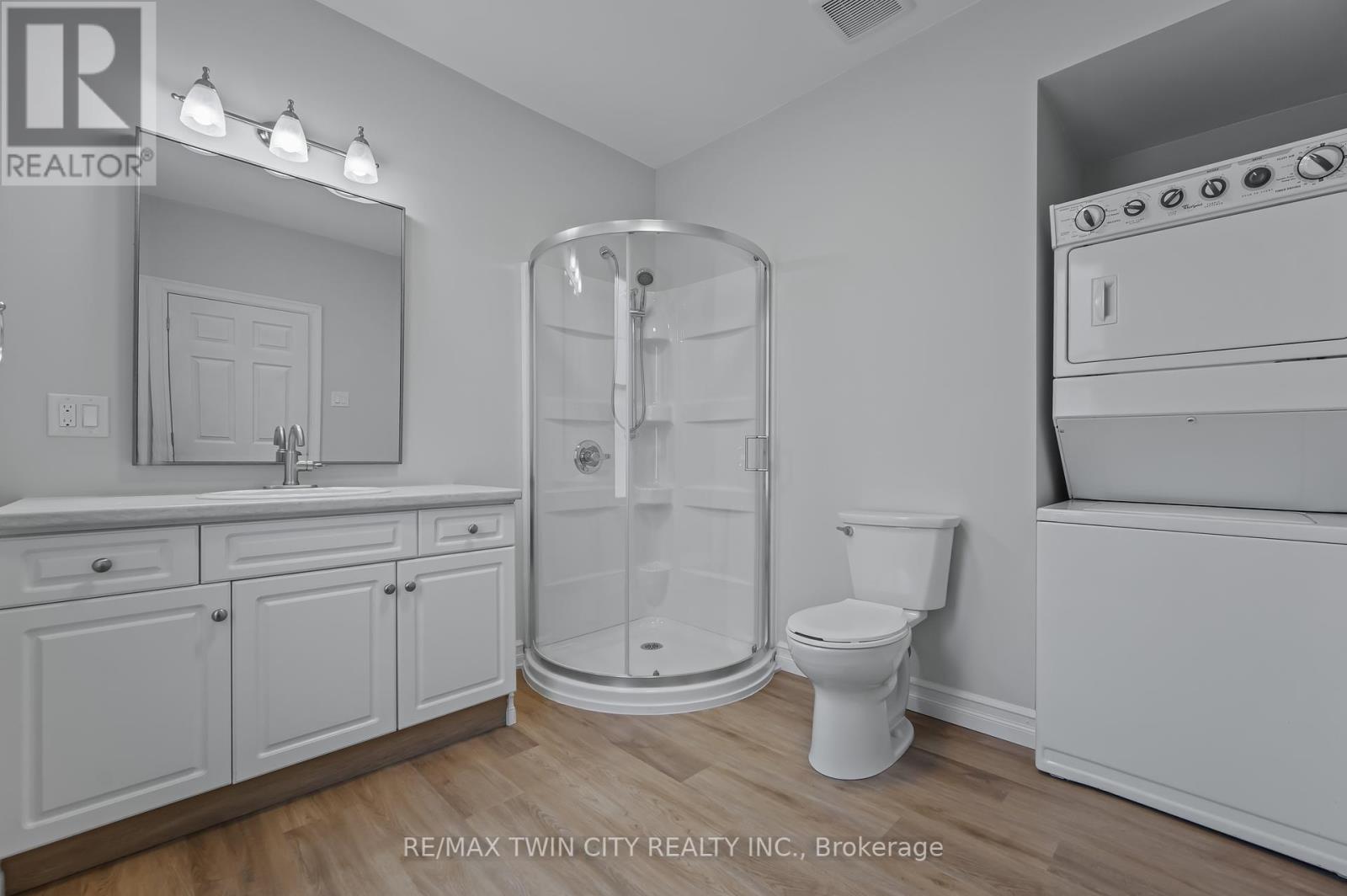 41 Chestnut Street, St. Thomas, Ontario  N5R 2A8 - Photo 6 - X12428167