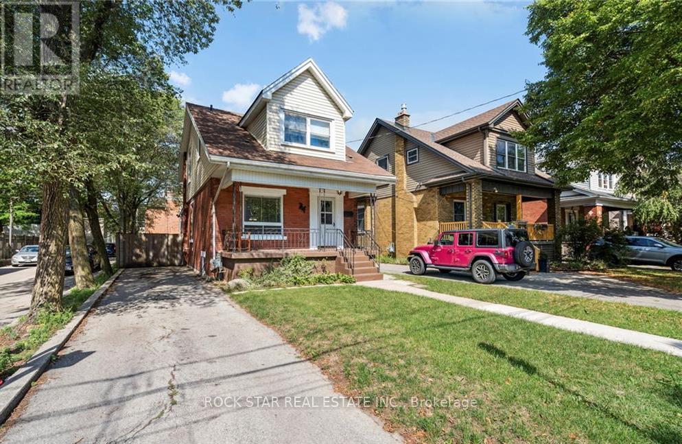 34 CLIFF AVENUE, Hamilton, Ontario