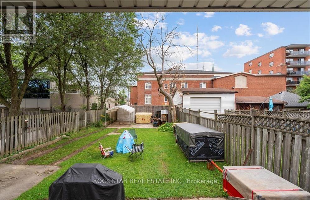 34 Cliff Avenue, Hamilton (Eastmount), Ontario  L8V 2R9 - Photo 13 - X12428196