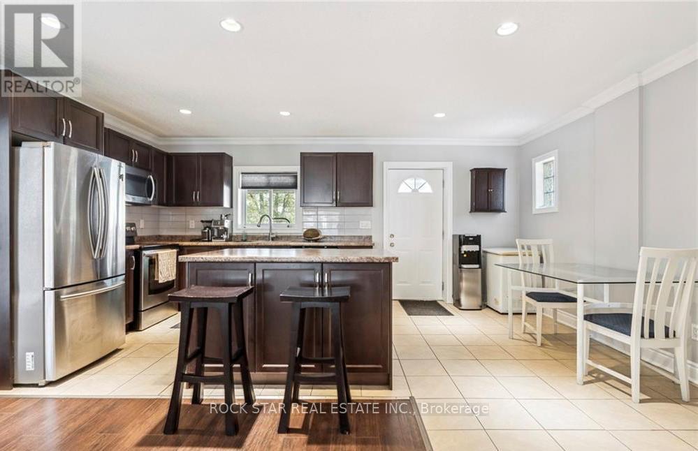 34 Cliff Avenue, Hamilton (Eastmount), Ontario  L8V 2R9 - Photo 3 - X12428196