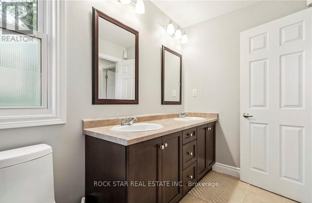 34 Cliff Avenue, Hamilton (Eastmount), Ontario  L8V 2R9 - Photo 6 - X12428196