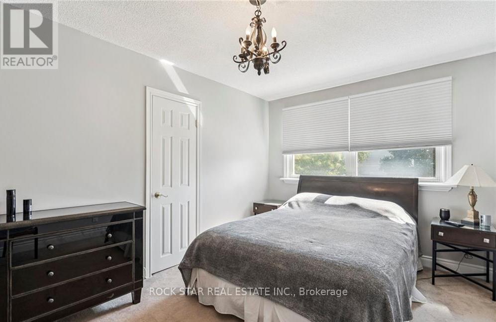 34 Cliff Avenue, Hamilton (Eastmount), Ontario  L8V 2R9 - Photo 8 - X12428196
