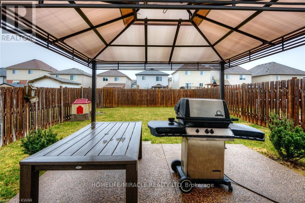 55 Seabrook Drive, Kitchener, Ontario  N2R 1Y1 - Photo 10 - X12428202