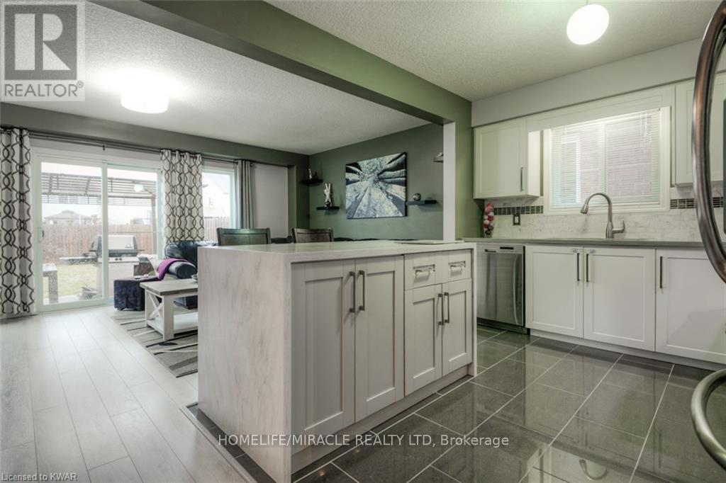 55 Seabrook Drive, Kitchener, Ontario  N2R 1Y1 - Photo 4 - X12428202